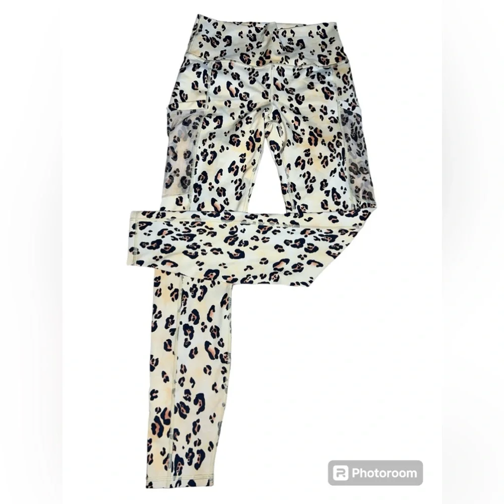 On-The-Go PowerHold® High-Waisted Legging - Picture 5 of 7